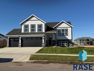161 N Perry Ln, Harrisburg, SD 57032