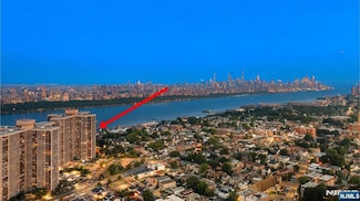 200 Winston Dr Unit 2417, Cliffside Park, NJ 07010