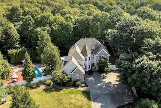 60 Old Plymouth Rd, Sagamore Beach, MA 02562