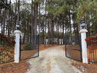 5756 County Road 10, Tuskegee, AL 36083