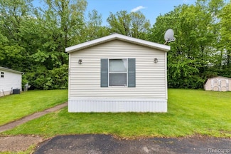 351 N Squirrel Rd, Auburn Hills, MI 48326
