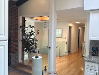 575 W Todd St, Hamden, CT 06518