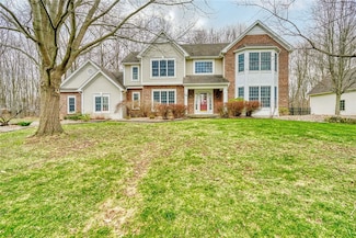 36 Sunleaf Dr, Penfield, NY 14526
