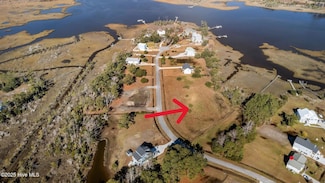 120 Jade St, Beaufort, NC 28516