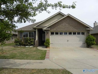 708 Oak Cove Ln NW, Madison, AL 35757