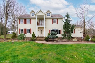 1567 Greensleaves Cir W, Hubbard, OH 44425