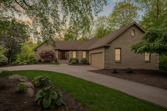 1450 Winterwood Dr NE, Grand Rapids, MI 49525