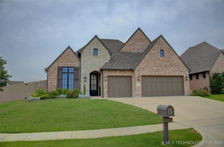 8742 S Olympia Ave, Tulsa, OK 74132