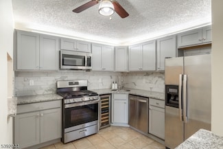 302 English Place Unit D2, Basking Ridge, NJ 07920