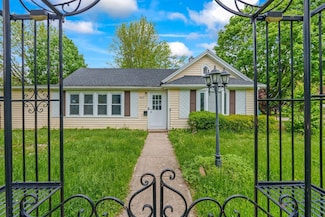 603 Spring St, Lake Geneva, WI 53147