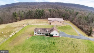 133 Black Bear Ln, East Waterford, PA 17021