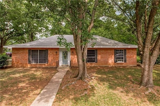 1108 Jackson Cir, Bogalusa, LA 70427