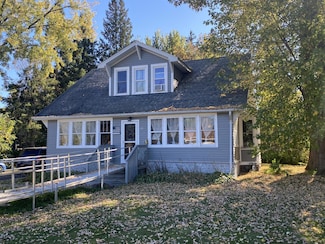 204 3rd St SE, Hinckley, MN 55037