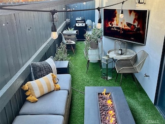 12938 Valleyheart Dr Unit 2, Studio City, CA 91604