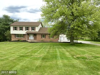 45 Phillip Dr, Kirkwood, PA 17536