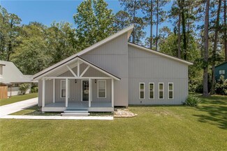 31401 River Pines Dr, Springfield, LA 70462