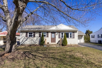 92 Sutorius Dr, Rochester, NY 14616