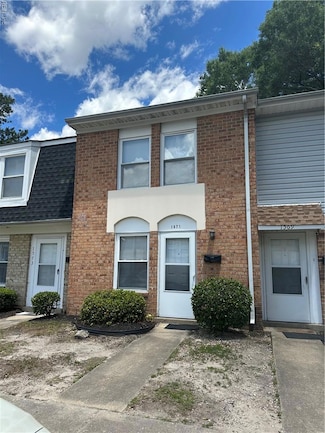 1571 Darren Cir, Portsmouth, VA 23701