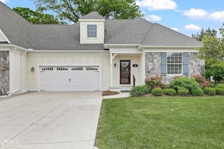 32 River Ln, Grosse Pointe Woods, MI 48236