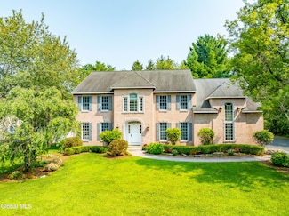 24 Forest Dr, Voorheesville, NY 12186