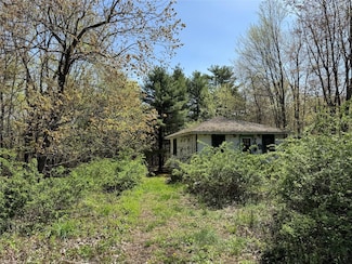 575 Fitzsimmons Rd, Red Hook, NY 12571