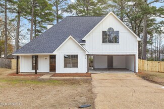 228 Lake Dockery Dr, Byram, MS 39272