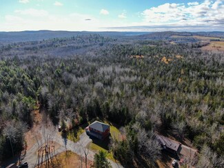 83 Albert Dr, Lincoln, ME 04457