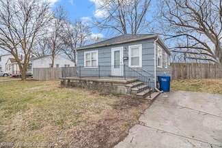 13846 Hendricks Ave, Warren, MI 48089