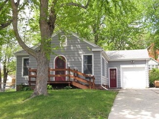 608 W 15th St, Carroll, IA 51401