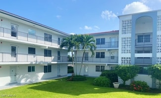 5 High Point Cir W Unit 210, Naples, FL 34103