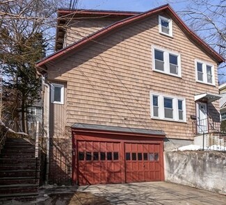 425 Lowell Ave Unit 425, Newtonville, MA 02460