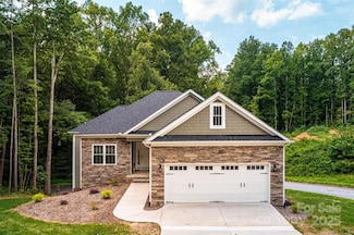 402 Scarlett Oak Ct, Lenoir, NC 28645