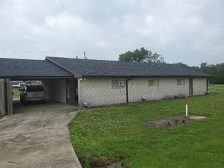 605 E Columbia St, Okemah, OK 74859
