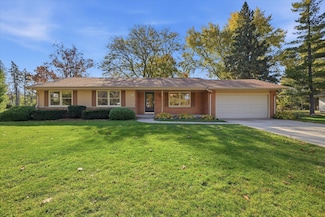 14235 W Maylore Dr, New Berlin, WI 53151