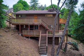 1889 Redwood Dr, Aptos, CA 95003