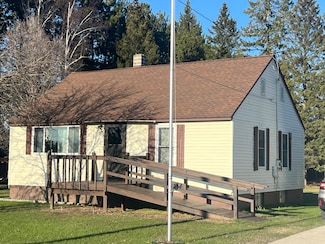 815 E Limits St, Newberry, MI 49868