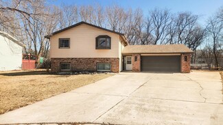 7946 Fairfield Cir, Brooklyn Park, MN 55444