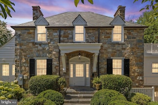 2503 N Jefferson St, Arlington, VA 22207