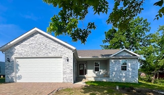 5560 Cedar Dr, Darbydale, OH 43123