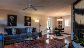 49 W Pine Dr, Ringgold, GA 30736