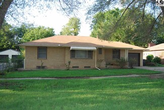 515 W Commercial St, Lyons, KS 67554