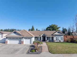 9608 Lena Ct, Oakdale, CA 95361