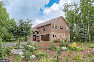 125 Pebble Beach Dr, Hazle Township, PA 18202