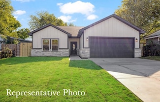 2670 Ash Crescent St, Fort Worth, TX 76104