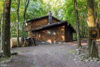 25 Skye Dr, Lake Harmony, PA 18624