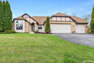 9638 Book Rd, Naperville, IL 60564