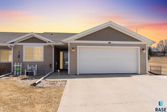 1000 Crestfield Place, Sioux Falls, SD 57107