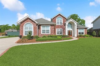 106 Grand Oaks Ct, Belle Chasse, LA 70037