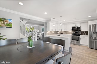 5570 Hecate Ct, Fairfax, VA 22032