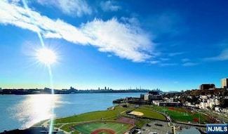 1203 River Rd Unit 20J, Edgewater, NJ 07020
